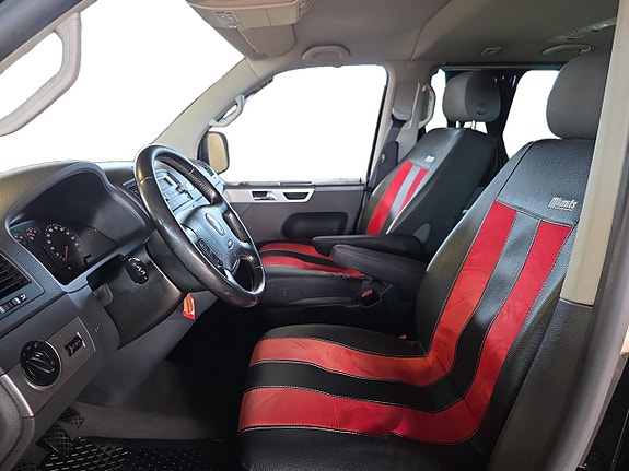 Volkswagen Multivan 7 of 15
