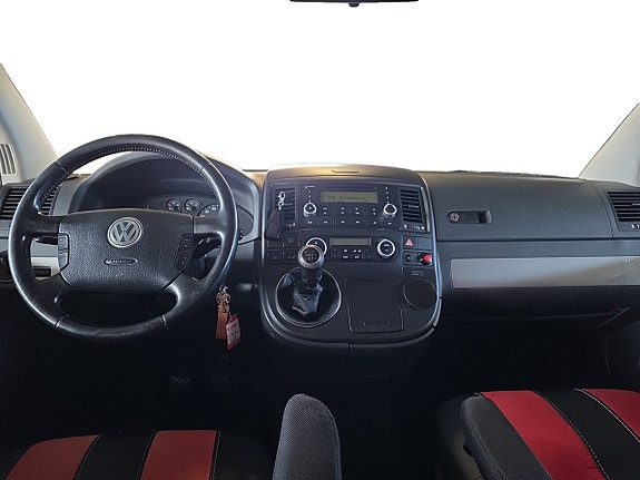 Volkswagen Multivan 9 of 15