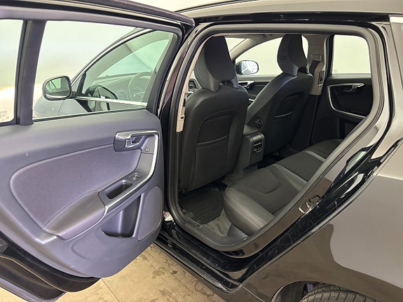 Volvo V60 13 of 23