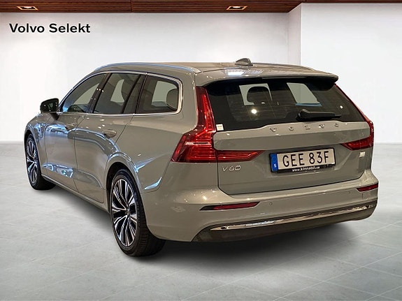 Volvo V60 2 of 14