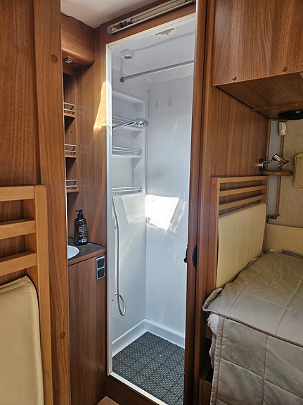 KABE 880 lt 7 of 11