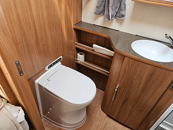 KABE 880 lt 6 of 11