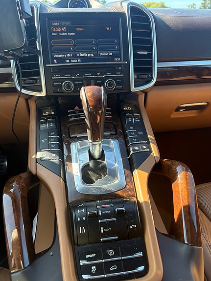Porsche Cayenne S 9 of 12
