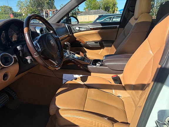 Porsche Cayenne S 10 of 12