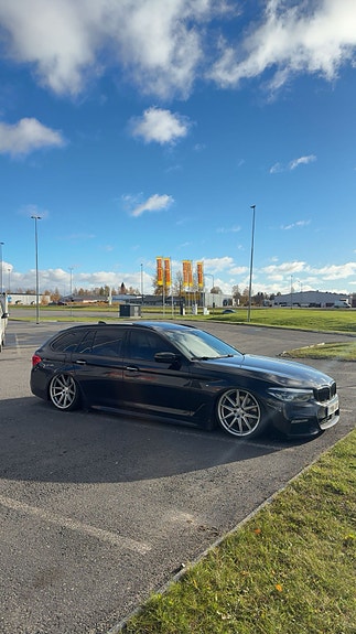 BMW 530d 2 of 5
