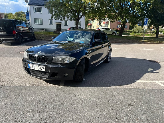 BMW 120i 5 of 7