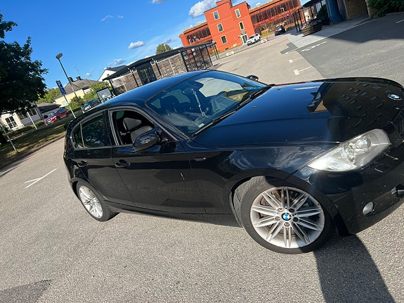 BMW 120i 6 of 7