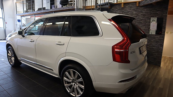 Volvo XC90 3 of 10