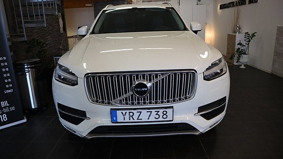 Volvo XC90 6 of 10