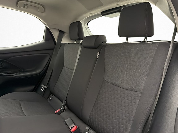 Toyota Yaris 26 of 30