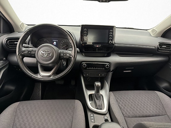 Toyota Yaris 12 of 30