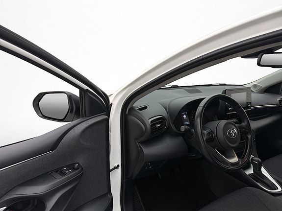 Toyota Yaris 10 of 30