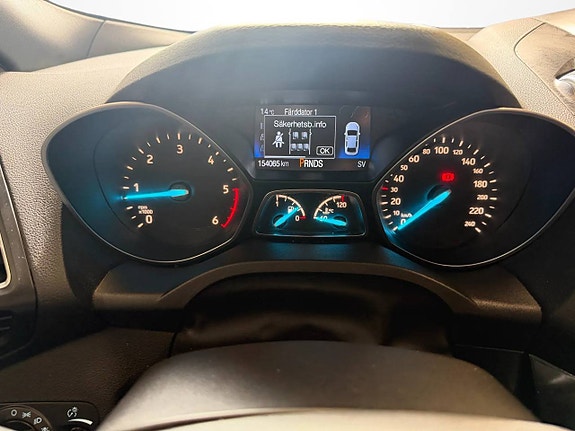 Ford Kuga 10 of 14