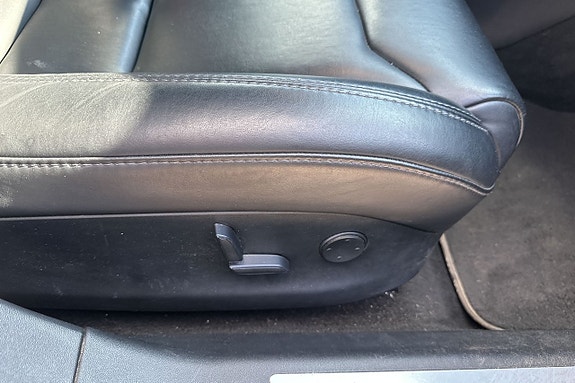 Tesla Model S 19 of 25