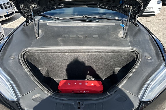 Tesla Model S 22 of 25