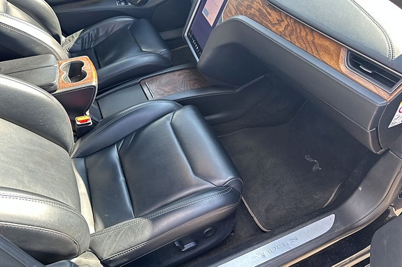 Tesla Model S 16 of 25