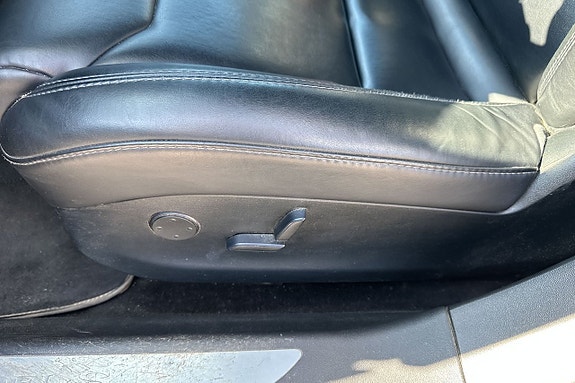 Tesla Model S 12 of 25