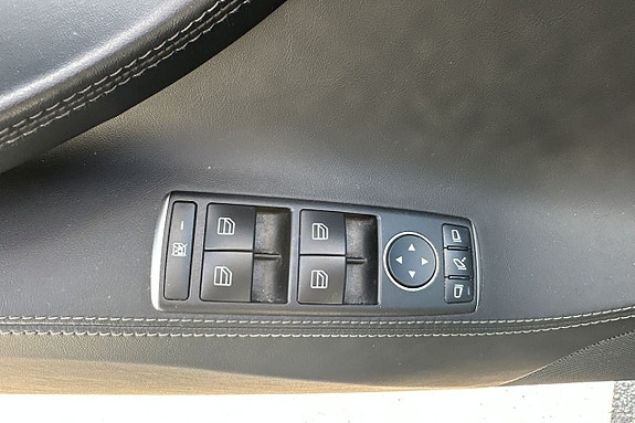 Tesla Model S 14 of 25