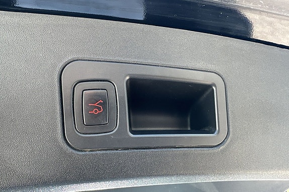 Tesla Model S 20 of 25