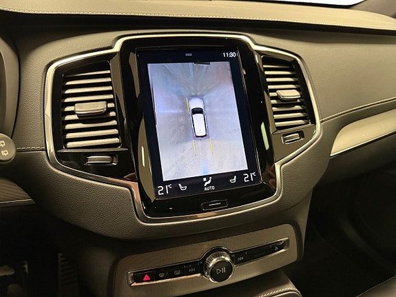 Volvo XC90 14 of 19