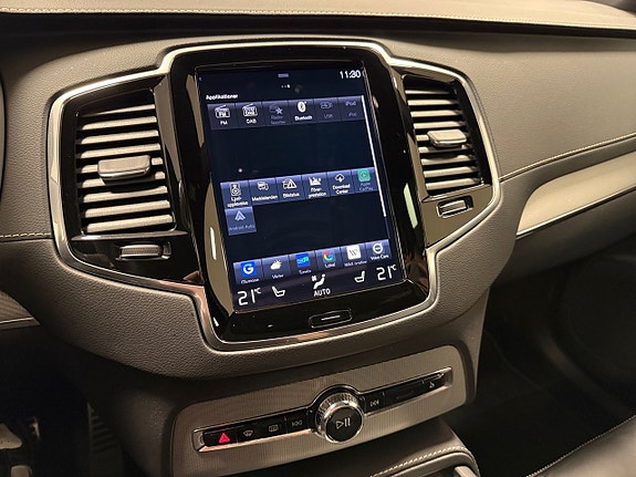 Volvo XC90 16 of 19