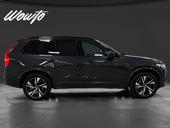 Volvo XC90 3 of 19