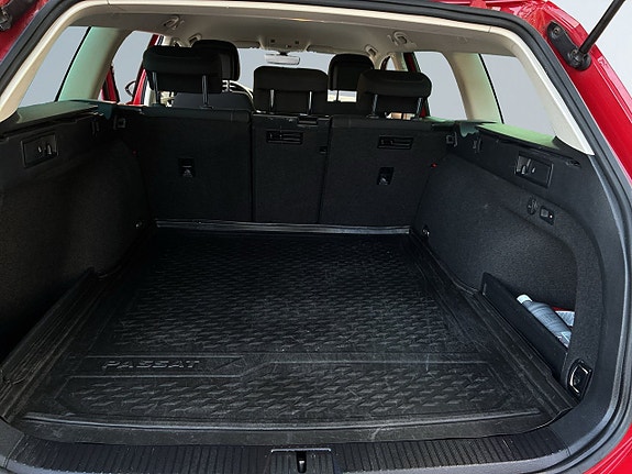 Volkswagen Passat 12 of 22