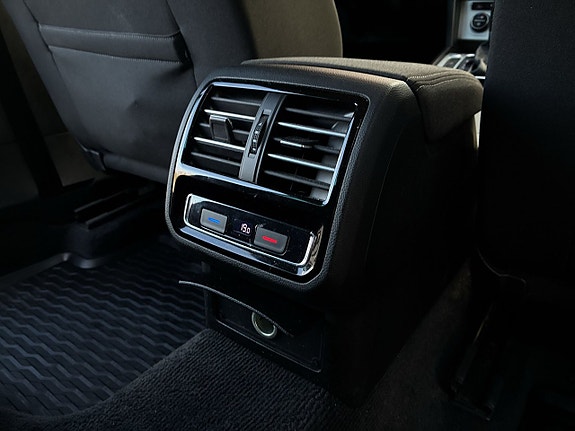 Volkswagen Passat 17 of 22