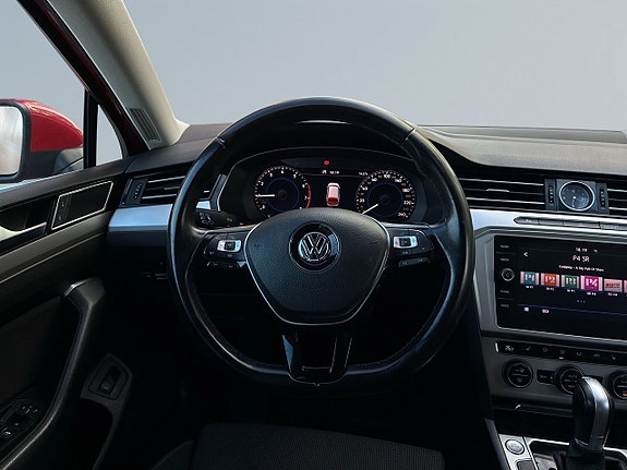 Volkswagen Passat 9 of 22
