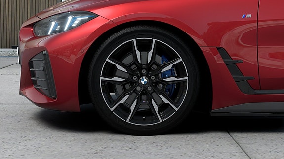 BMW i4 7 of 13