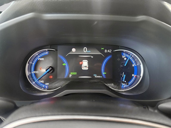 Toyota RAV4 10 of 18