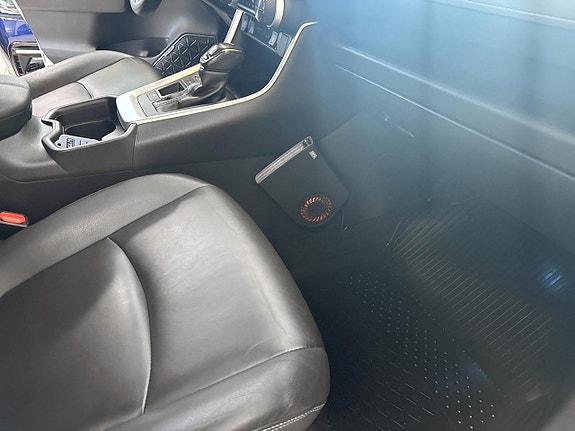 Toyota RAV4 17 of 18