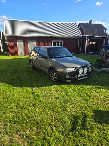 Volkswagen Golf III 3 of 5