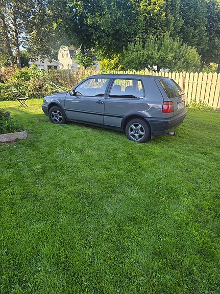 Volkswagen Golf III 4 of 5