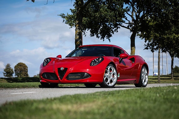 Alfa Romeo 4C 8 of 18