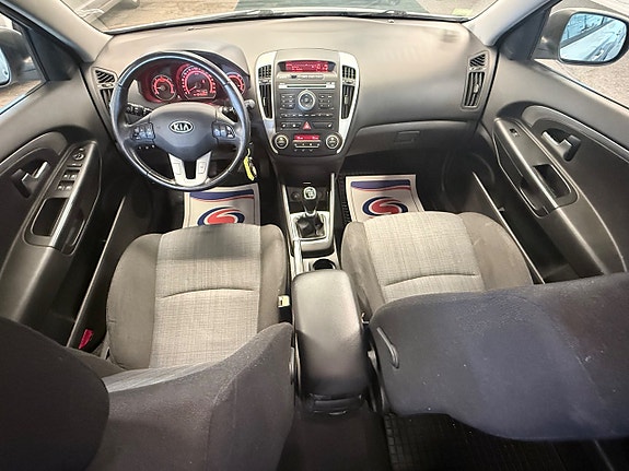 Kia Ceed 10 of 13