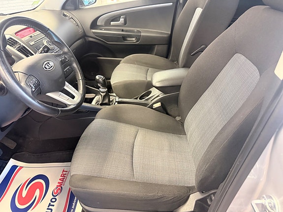 Kia Ceed 8 of 13