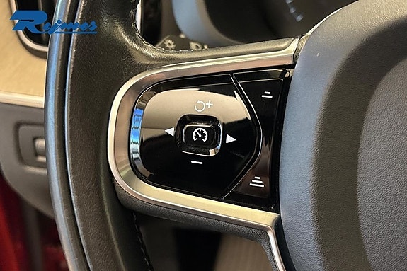 Volvo XC60 14 of 26