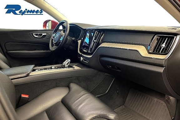 Volvo XC60 5 of 26