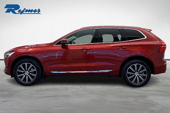 Volvo XC60 3 of 26