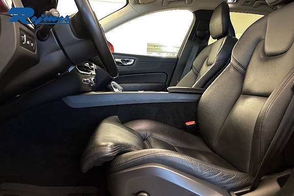 Volvo XC60 7 of 26