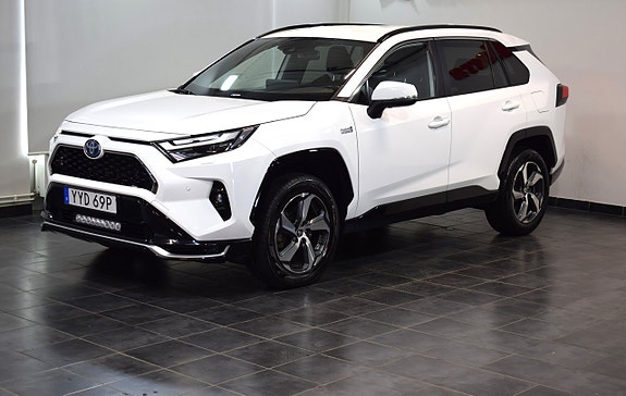 Toyota RAV4 3 of 23