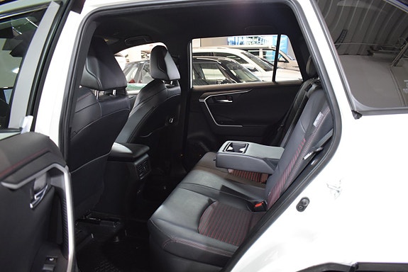 Toyota RAV4 12 of 23