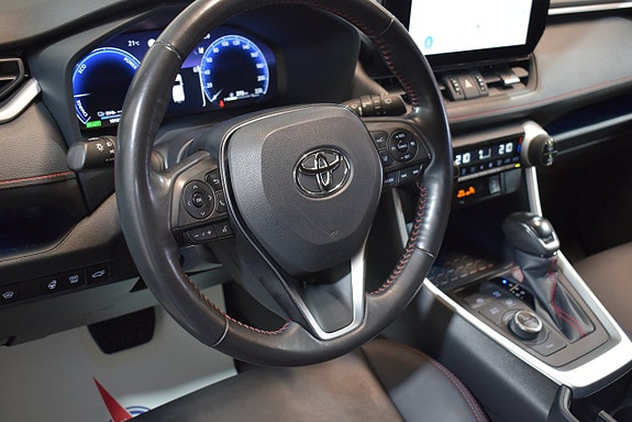 Toyota RAV4 14 of 23