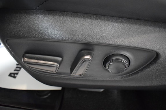 Toyota RAV4 8 of 23
