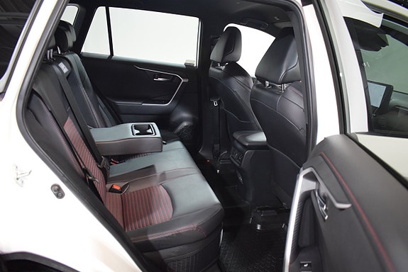 Toyota RAV4 11 of 23