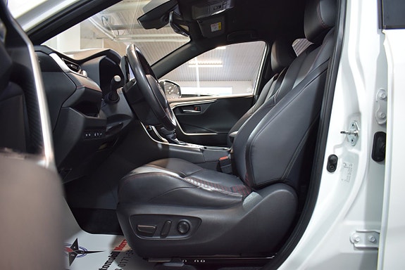 Toyota RAV4 7 of 23