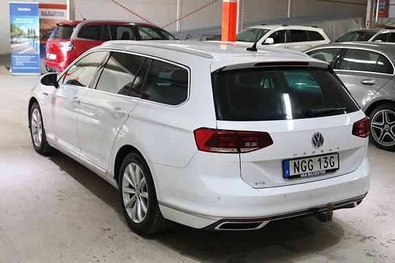 Volkswagen Passat 6 of 21