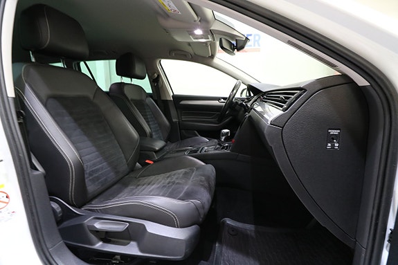 Volkswagen Passat 17 of 21