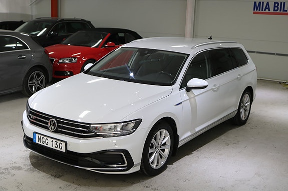 Volkswagen Passat 5 of 21